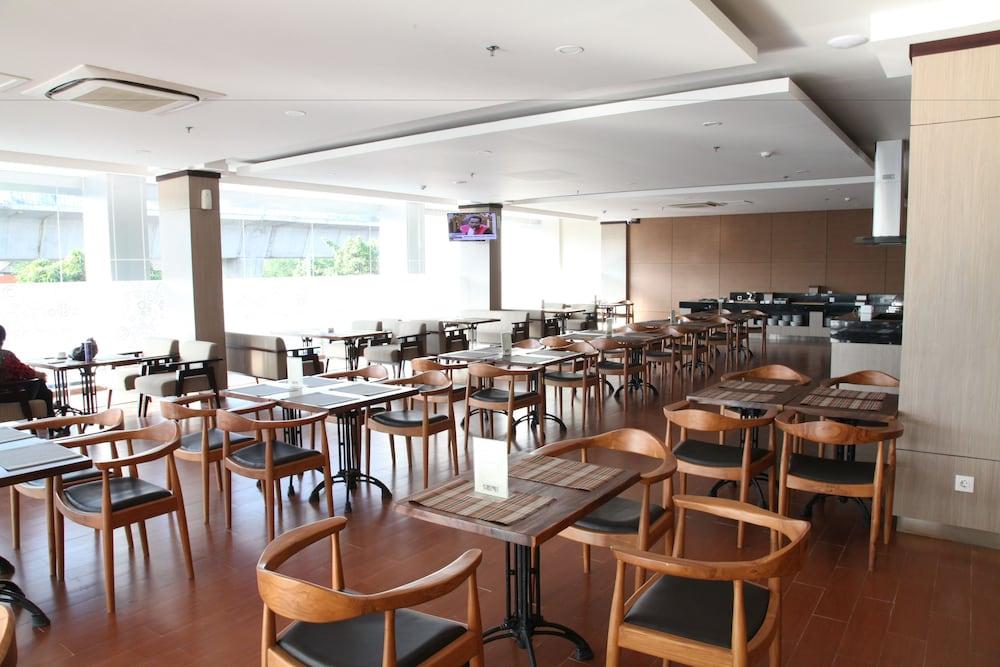 Terraz Tree Hotel Jakarta Kültér fotó